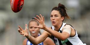 Sharni Norder in action for the Pies.