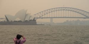 The bushfire smoke that is currently blanketing Sydney could lead to A-League,W-League and National Youth League matches being postponed this weekend.