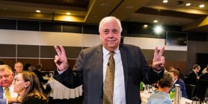 Clive Palmer plots High Court challenge to keep spending millions on election ads