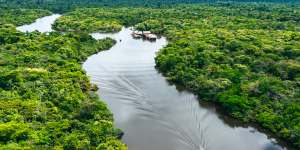 The 6400km Amazon River is too jungly to have a single bridge across it. 