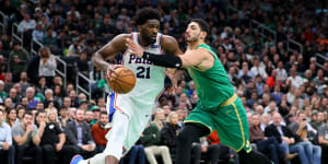 Embiid stars in 76ers'win over Boston