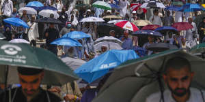 Heat deaths in Mecca shine light on underworld pilgrim industry