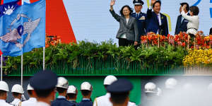 President William Lai Ching-te (centre),Vice President Hsiao Bi-khim (right) and Former Taiwanese president Tsai Ing-Wen wave during the Taiwanese Presidential Inauguration Ceremony.