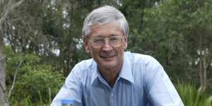 Brand Dick:Smith says that everywhere he goes,people agree with him about curbing Australia's population growth.