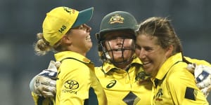 Sutherland stars in nail-biting win over India as Australia seals ODI series