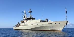 Sources have confirmed the HMAS Wollongong was the navy ship that intercepted the asylum seekers.