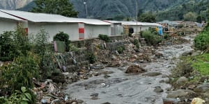 Earthquake triggers deadly landslide on Indonesia's Lombok island