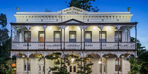 The history-soaked Gold Mines Hotel in Bendigo.