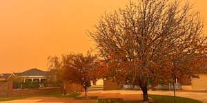 The dust storm arrived in Mildura mid-afternoon.