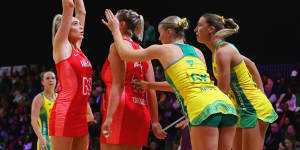 Australia showed strong defensive tactics against England’s star player Helen Housby.
