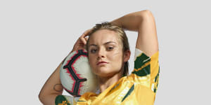 Matildas defender Ellie Carpenter has signed for arguably the world's most dominant sports team,Olympique Lyonnais.