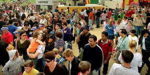 Crowds celebrate Moomba in 2003.