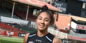 Carlton AFLW star the second player to come out as non-binary