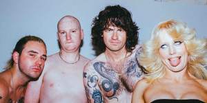 Amyl and the Sniffers release uncensored version of nude music video