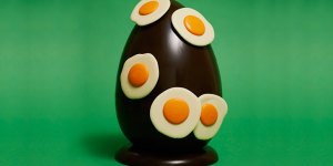 Kirsten Tibballs'fried egg chocolate Easter egg.