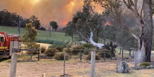 Heavy rain dampens Gippsland fire risk,but flash flooding feared