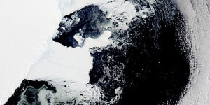 ‘It’s starting to change’:Ice shelf collapses in previously stable East Antarctica