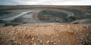 BHP,Oz Minerals extend deadline for $9.6b takeover