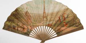 Souvenir fan with panorama of the 1889 Universal Exhibition.
