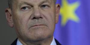 German coalition collapses,Scholz embarks on risky election gambit