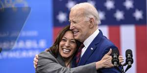 On paper,the US economy is leading the world,but voters want more. Vice President Kamala Harris and President Joe Biden,who hopes she’ll take his place.