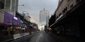 Economic ‘pothole’:Banks,economists warn Sydney lockdown will hit GDP,employment