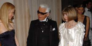 Nicole Kidman (left) with Karl Lagerfeld and Anna Wintour at the 2005 gala.