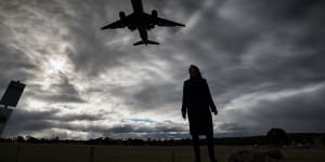 Melbourne Airport asks for powers to stop development underneath flight paths