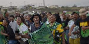 Mandela’s party loses majority for the first time in 30 years