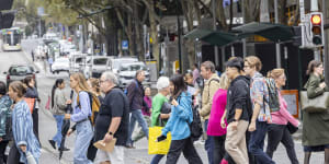 About 116,000 workers gained jobs in February,Australian Bureau of Statistics figures show.