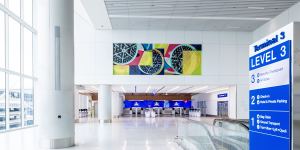 LAX’s revamped Terminal 3 is clean,modern and efficient.