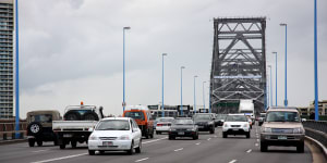 ‘Just awful’:Inbound Story Bridge,Riverside Expressway clogged