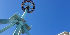 Take a ride on Luna Park's Sledgehammer