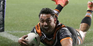 Nofoaluma will now remain at the Wests Tigers until 2025.