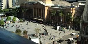 King George Square once featured grass and a water fountain. It now features heat-reflecting concrete. 