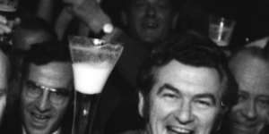 Seventy years on,Oxford pub pays tribute to Bob Hawke’s legendary skol