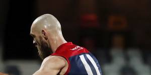 Max Gawn kicks the goal against Geelong that wins Melbourne the 2021 minor premiership. 