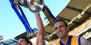 Ben Cousins and Chris Judd with the 2006 Premiership Cup.