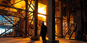 Jindal Steel,India’s third-largest steelmaker,is among the final two bidders to acquire South Australia’s collapsed Whyalla steelworks.