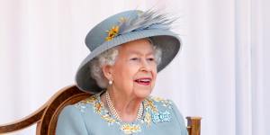 The Queen took a handbag to even the most formal occasions,such as last year’s Trooping of the Colour.