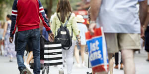 Retail turnover fell in June,driven by a slump in department store spending as consumers tighten their belts.