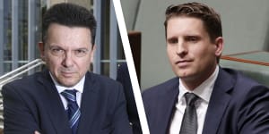 Former South Australian senator Nick Xenophon must sign up to the foreign influence register because of his legal work for Chinese telecommunications company Huawei,Parliament's Intelligence and Security Committee chairman Andrew Hastie has demanded. 