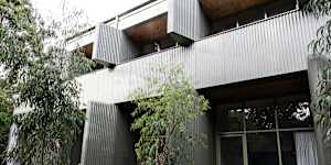 Habilis adapted an old furniture factory and warehouse with the help of $3 million in philanthropic donations and a $1 million grant from the NSW Minister for Mental Health. 