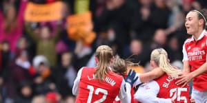 Foord,Catley star as Arsenal stun Chelsea in League Cup final