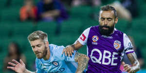 Lowe-key:Perth Glory sweat on Castro as coach fobs off finals talk