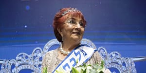Salina Steinfeld,86,is crowned ‘Miss Holocaust Survivor’.