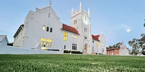 Marist College Ashgrove teaches students from years 5 to 12 and has a student body of more than 1800.