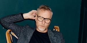 Matt Berninger plays Vivid.
