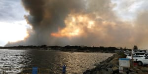 A fire threatened the coastal community of Hopetoun on Friday night. 