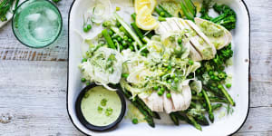 Steamed chicken with asparagus and fennel 